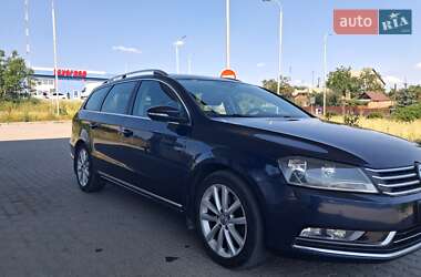 Універсал Volkswagen Passat 2012 в Жмеринці