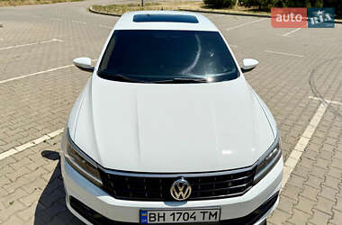 Седан Volkswagen Passat 2016 в Одессе