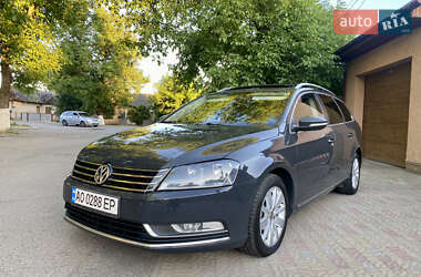 Универсал Volkswagen Passat 2012 в Сваляве