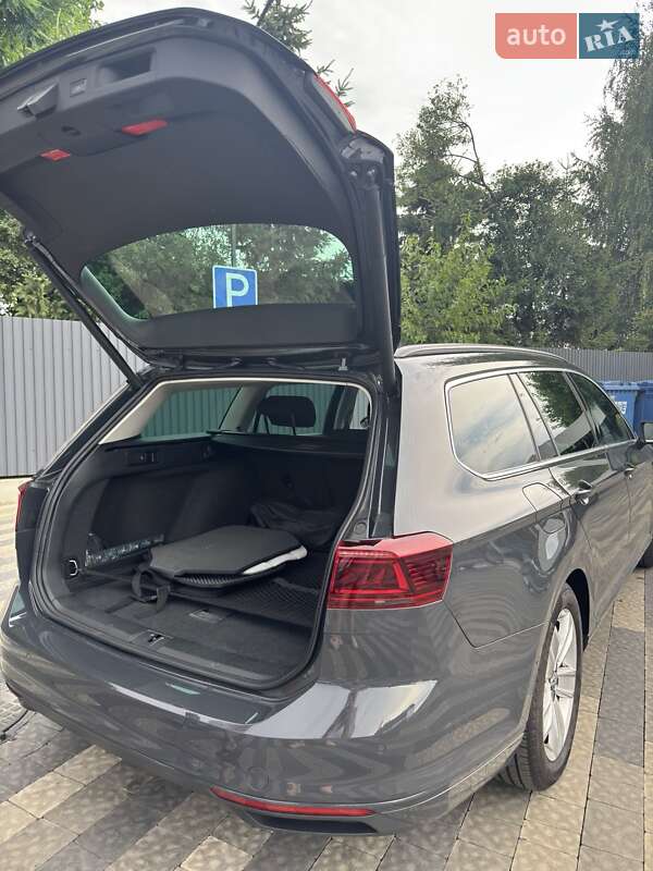 Универсал Volkswagen Passat 2019 в Ужгороде