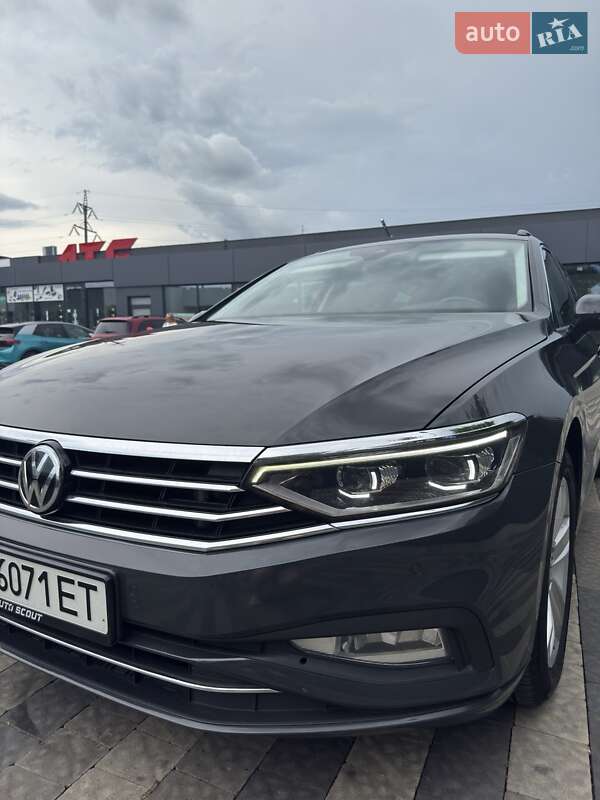 Универсал Volkswagen Passat 2019 в Ужгороде