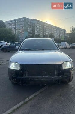 Седан Volkswagen Passat 2001 в Сумах