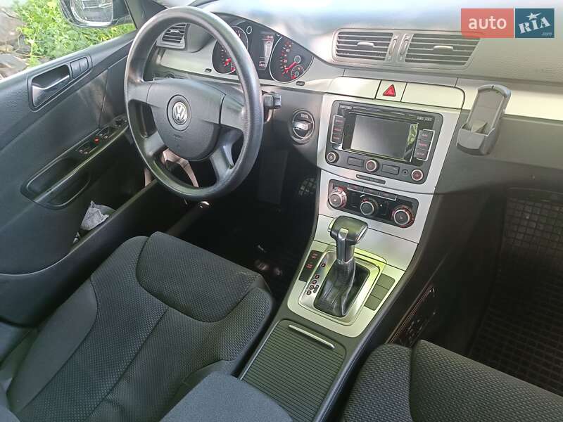 Универсал Volkswagen Passat 2010 в Луцке
