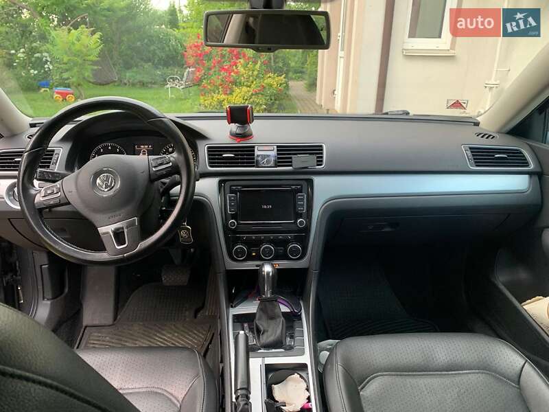Седан Volkswagen Passat 2012 в Макарове