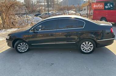 Седан Volkswagen Passat 2007 в Днепре