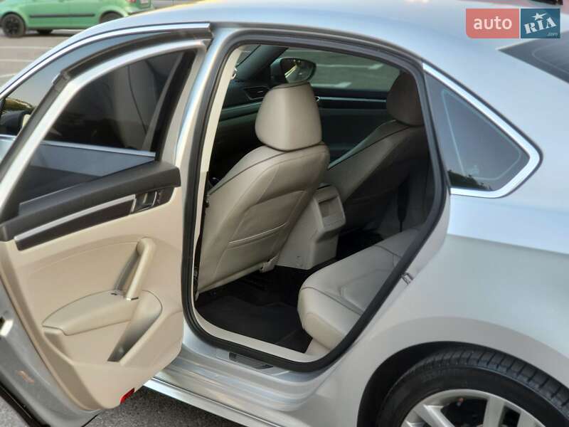 Седан Volkswagen Passat 2016 в Кропивницком