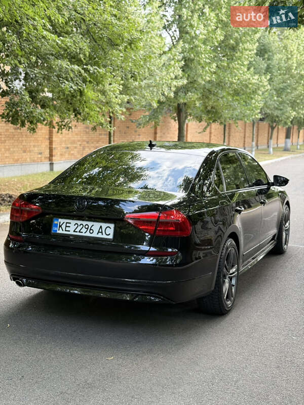 Седан Volkswagen Passat 2016 в Днепре