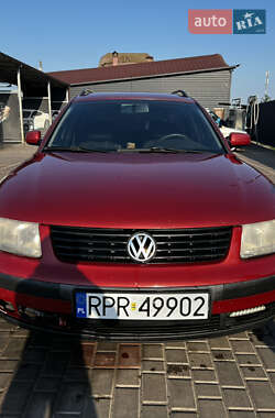 Универсал Volkswagen Passat 1998 в Буче