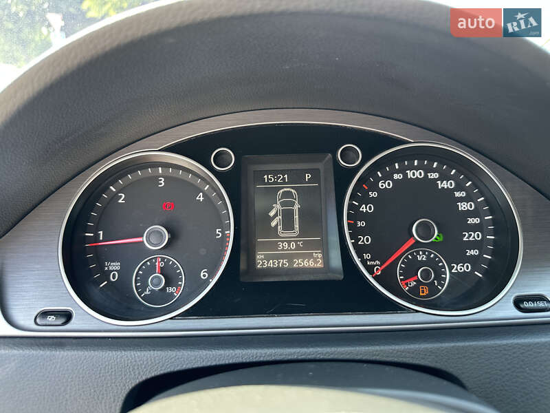 Универсал Volkswagen Passat 2011 в Черкассах