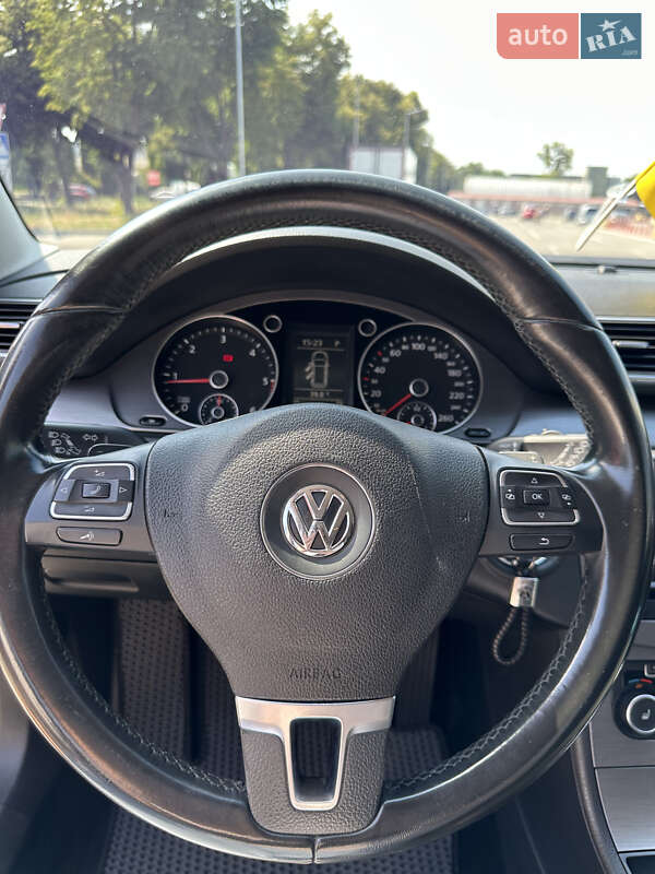 Универсал Volkswagen Passat 2011 в Черкассах