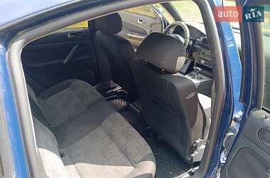 Седан Volkswagen Passat 2000 в 