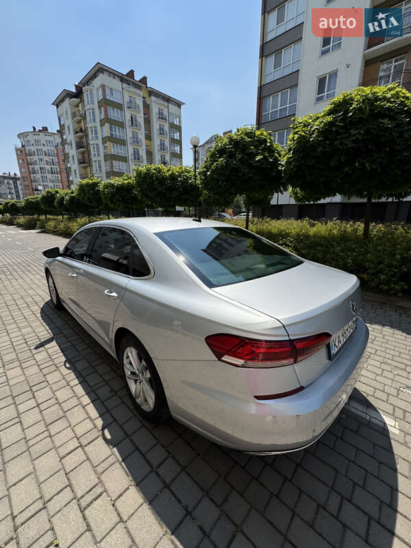 Седан Volkswagen Passat 2020 в Ивано-Франковске