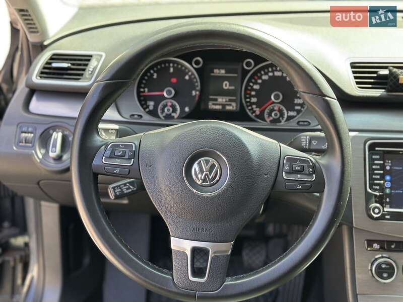 Універсал Volkswagen Passat 2012 в Івано-Франківську
