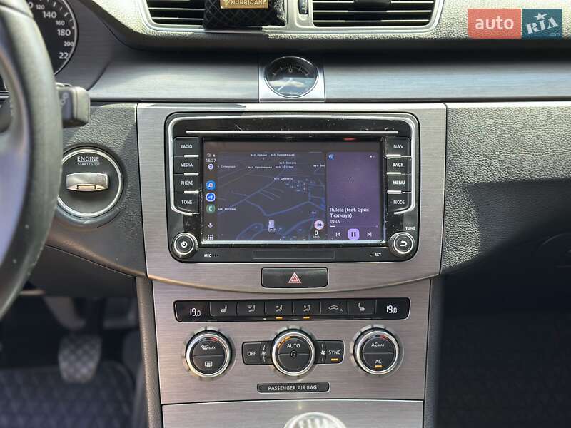 Універсал Volkswagen Passat 2012 в Івано-Франківську