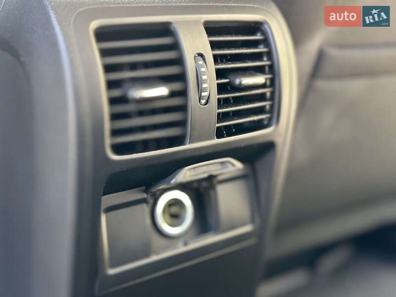 Універсал Volkswagen Passat 2012 в Івано-Франківську