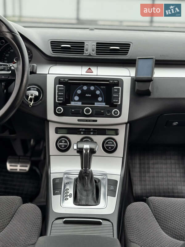 Универсал Volkswagen Passat 2009 в Луцке