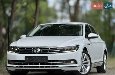 Седан Volkswagen Passat 2018 в Дрогобичі