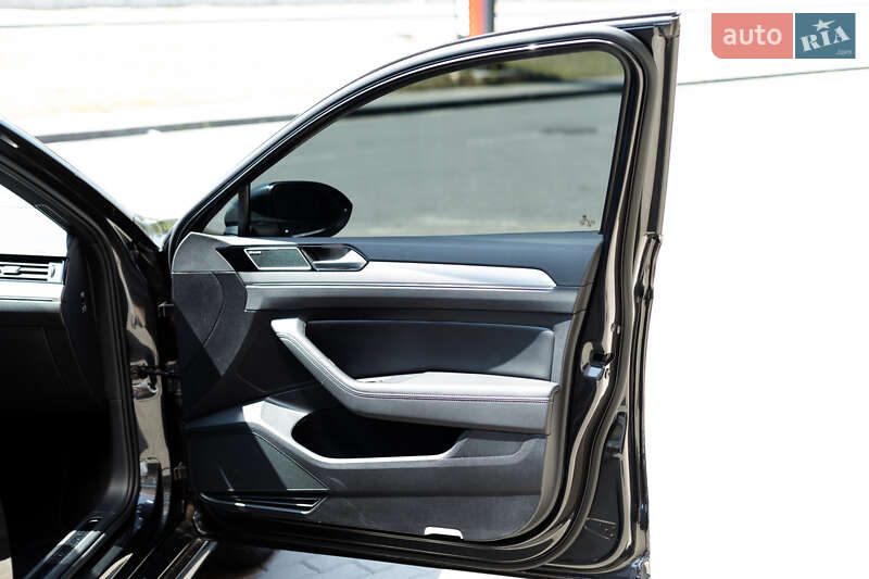 Універсал Volkswagen Passat 2019 в Києві