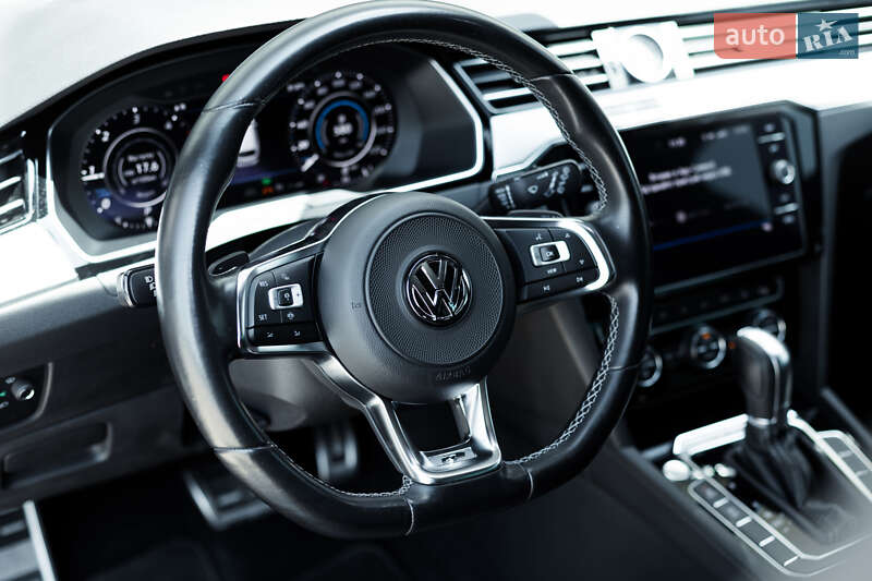 Універсал Volkswagen Passat 2019 в Києві