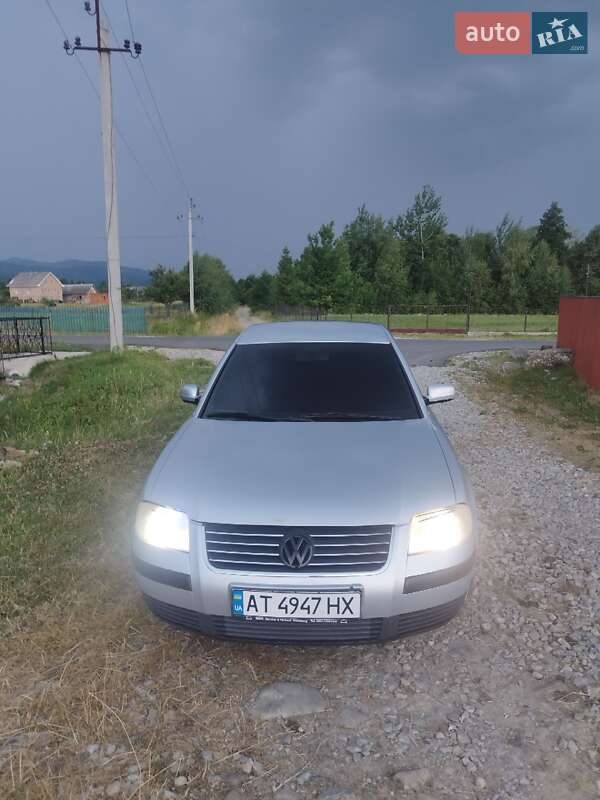 Седан Volkswagen Passat 2000 в Надворной