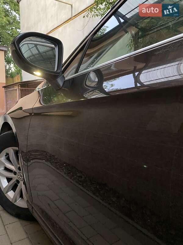Седан Volkswagen Passat 2015 в Хусті