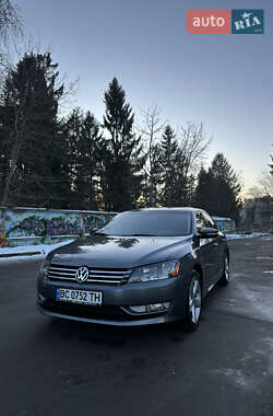 Седан Volkswagen Passat 2014 в Львові