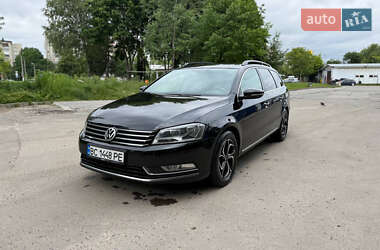 Універсал Volkswagen Passat 2014 в Львові