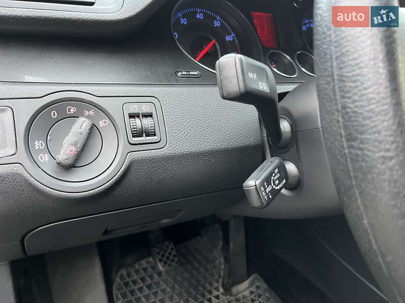 Седан Volkswagen Passat 2005 в Звягелі