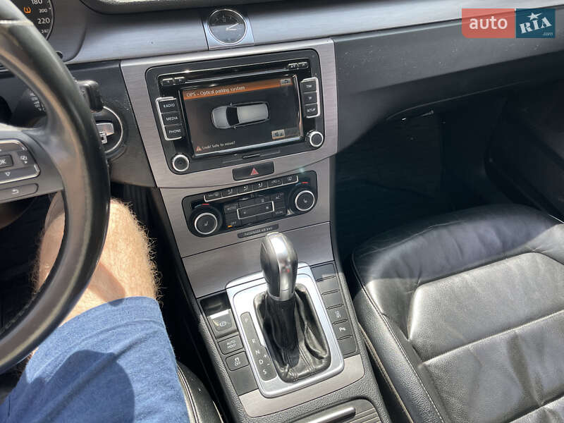 Универсал Volkswagen Passat 2011 в Львове