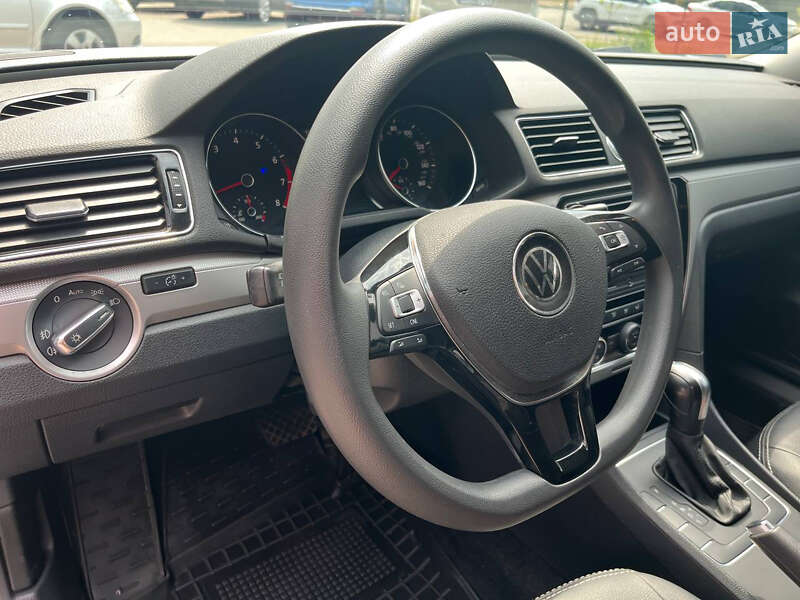 Седан Volkswagen Passat 2016 в Кривом Роге