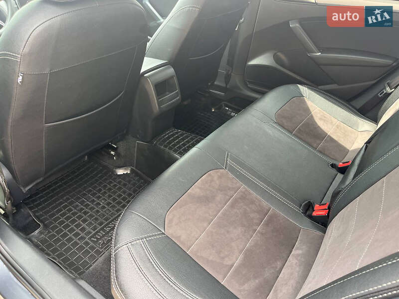 Седан Volkswagen Passat 2016 в Кривом Роге