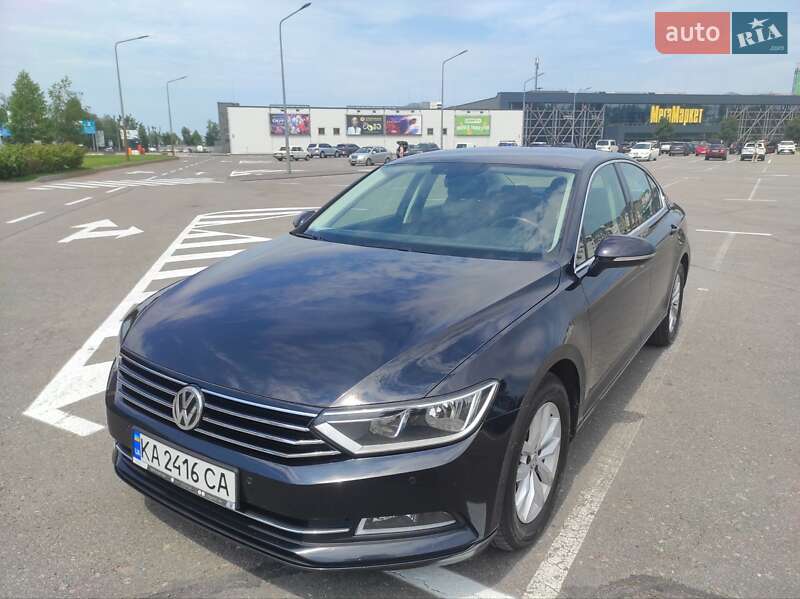 Седан Volkswagen Passat 2017 в Киеве