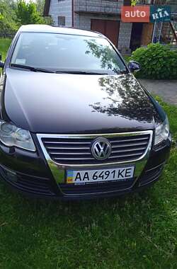 Седан Volkswagen Passat 2007 в Киеве