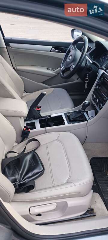 Седан Volkswagen Passat 2012 в Киеве