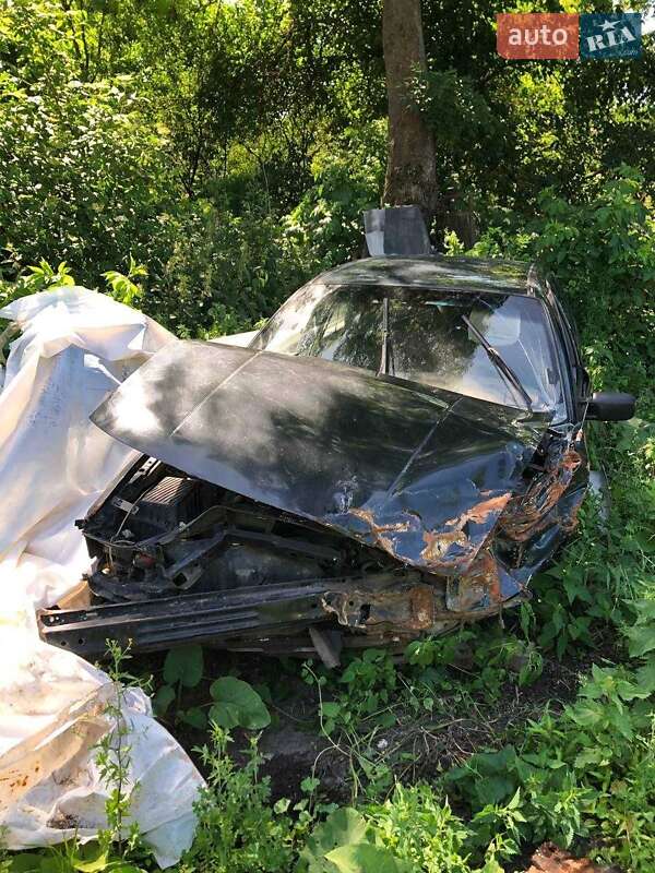 Седан Volkswagen Passat 1992 в 