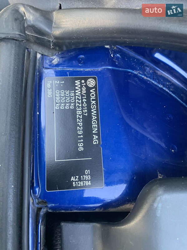 Седан Volkswagen Passat 2001 в Краснограде