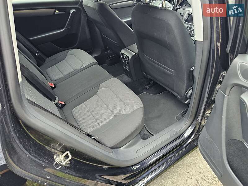 Універсал Volkswagen Passat 2011 в Луцьку