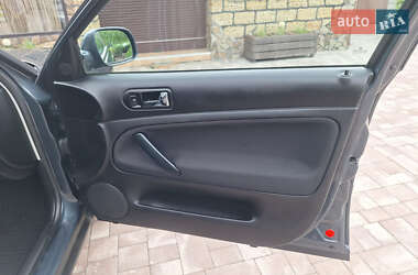 Седан Volkswagen Passat 2001 в 