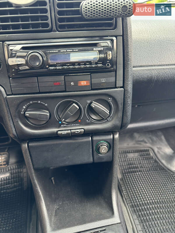 Седан Volkswagen Passat 1996 в Жидачові