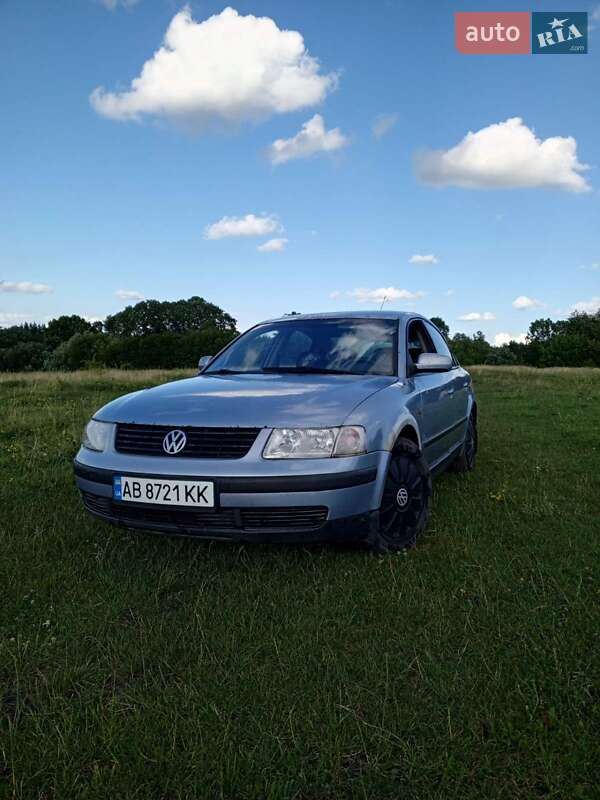 Седан Volkswagen Passat 1998 в Харькове