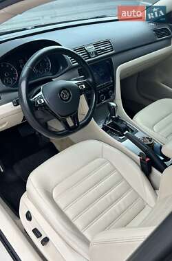 Седан Volkswagen Passat 2014 в 