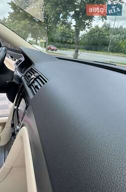 Седан Volkswagen Passat 2014 в 