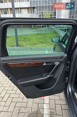 Универсал Volkswagen Passat 2011 в 