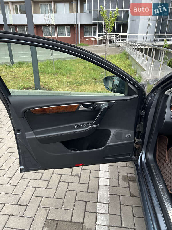 Универсал Volkswagen Passat 2011 в Луцке