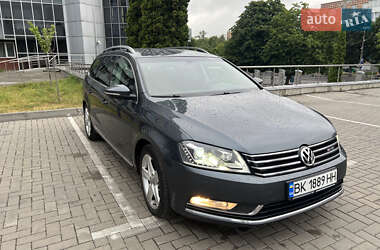 Универсал Volkswagen Passat 2011 в 