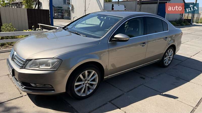 Седан Volkswagen Passat 2013 в Броварах