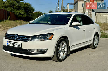 Седан Volkswagen Passat 2012 в Днепре
