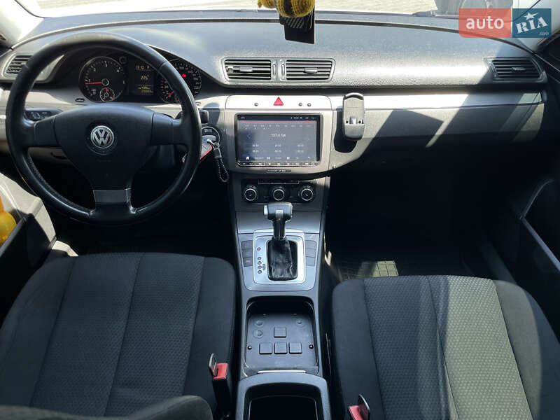 Универсал Volkswagen Passat 2010 в Одессе