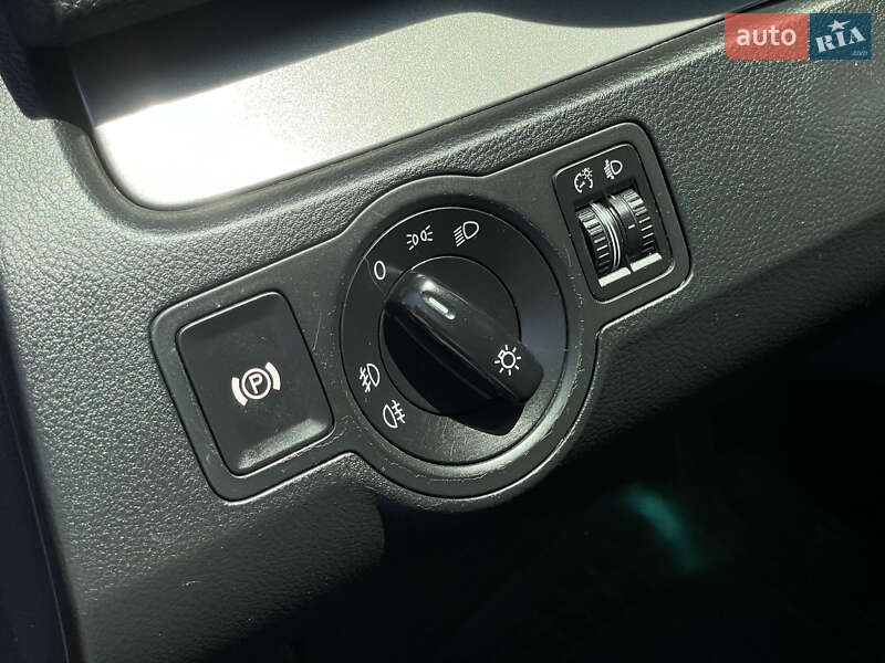 Универсал Volkswagen Passat 2010 в Одессе