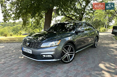 Седан Volkswagen Passat 2016 в Кропивницькому
